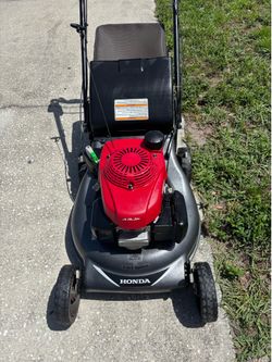 Honda self propelled lawnmower