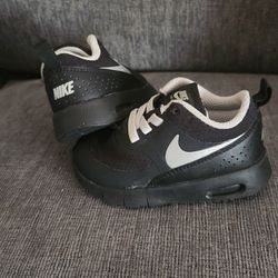 Nike Shoes Size 5