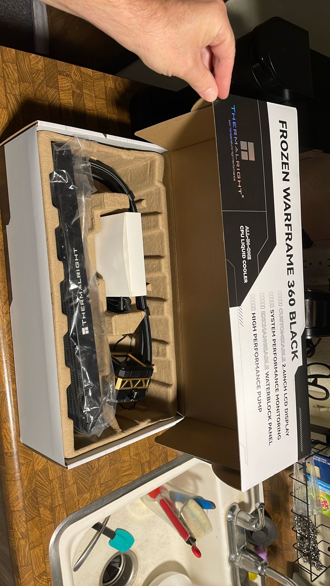 ThermalRight Frozen Warframe 360mm AIO With LCD