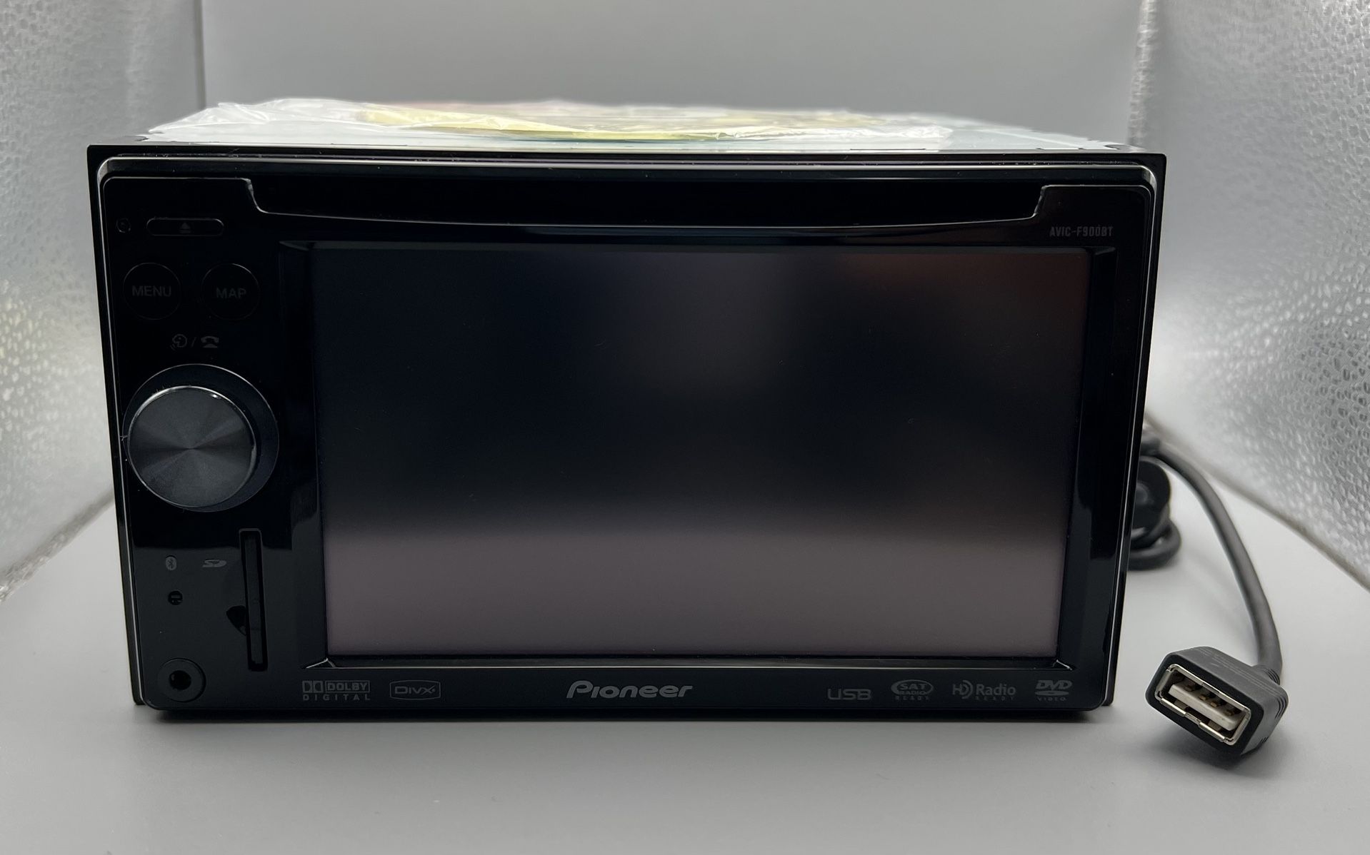 Pioneer's double-sized AVIC-F900BT navigation DVD playback