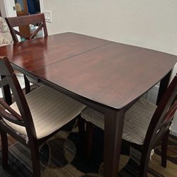 Expandable Table With 4 Chairs