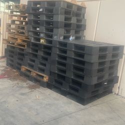 Plastic Palets  2each