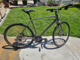 28 inch, 21 speed street bicycle