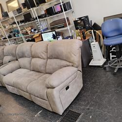 Matching  Electric Reclining Loveseat and Sofa 500 For The Set.