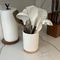 Assorted wooden/silicone kitchen utensils/spatulas and vase (12 pcs)  - never used