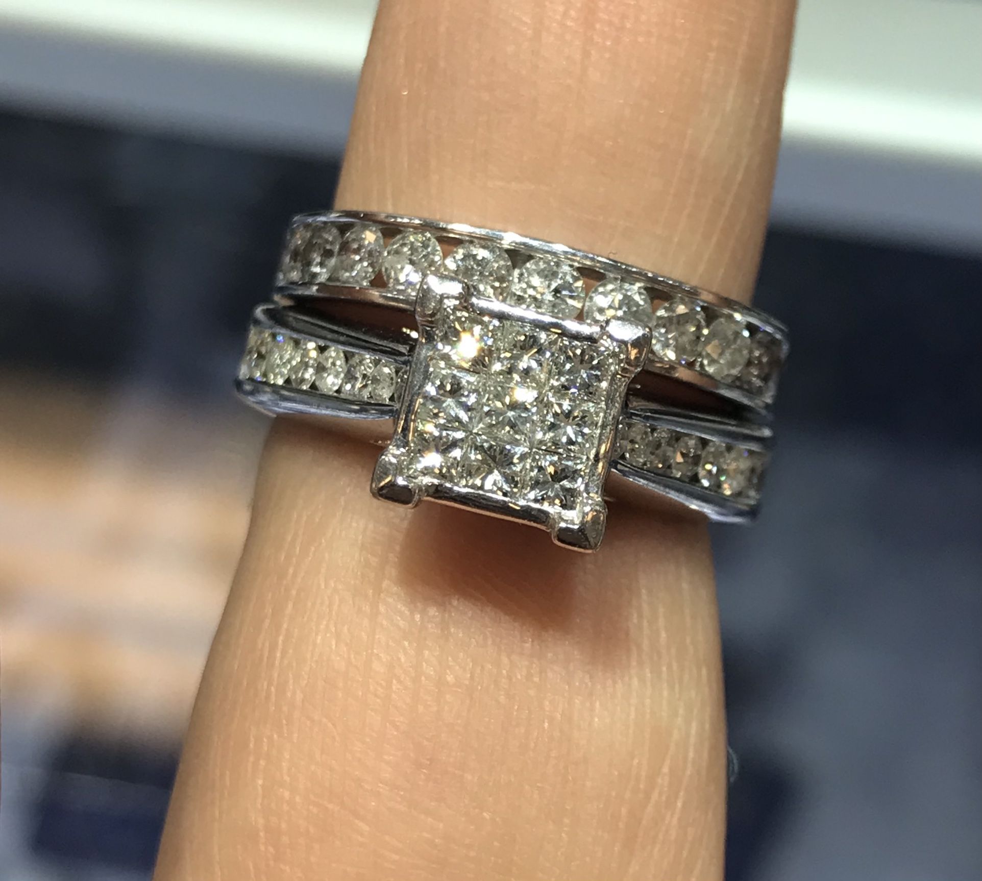 Beautiful 2pc Diamond Wedding Rings set