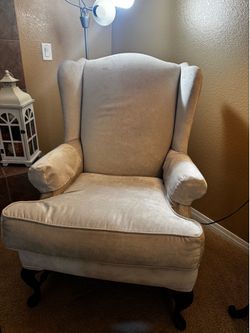 Set of 2 Beautiful Accent Chairs
