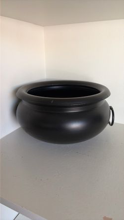 Metal cauldron