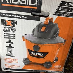 Rigid 9 Gallon Wet Dry Vacuum 