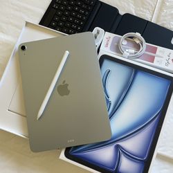 Apple IPad Air 11” ( M3 chip / 2025 Newest) 128GB with pen, keyboard case & Accessories  (open box) 
