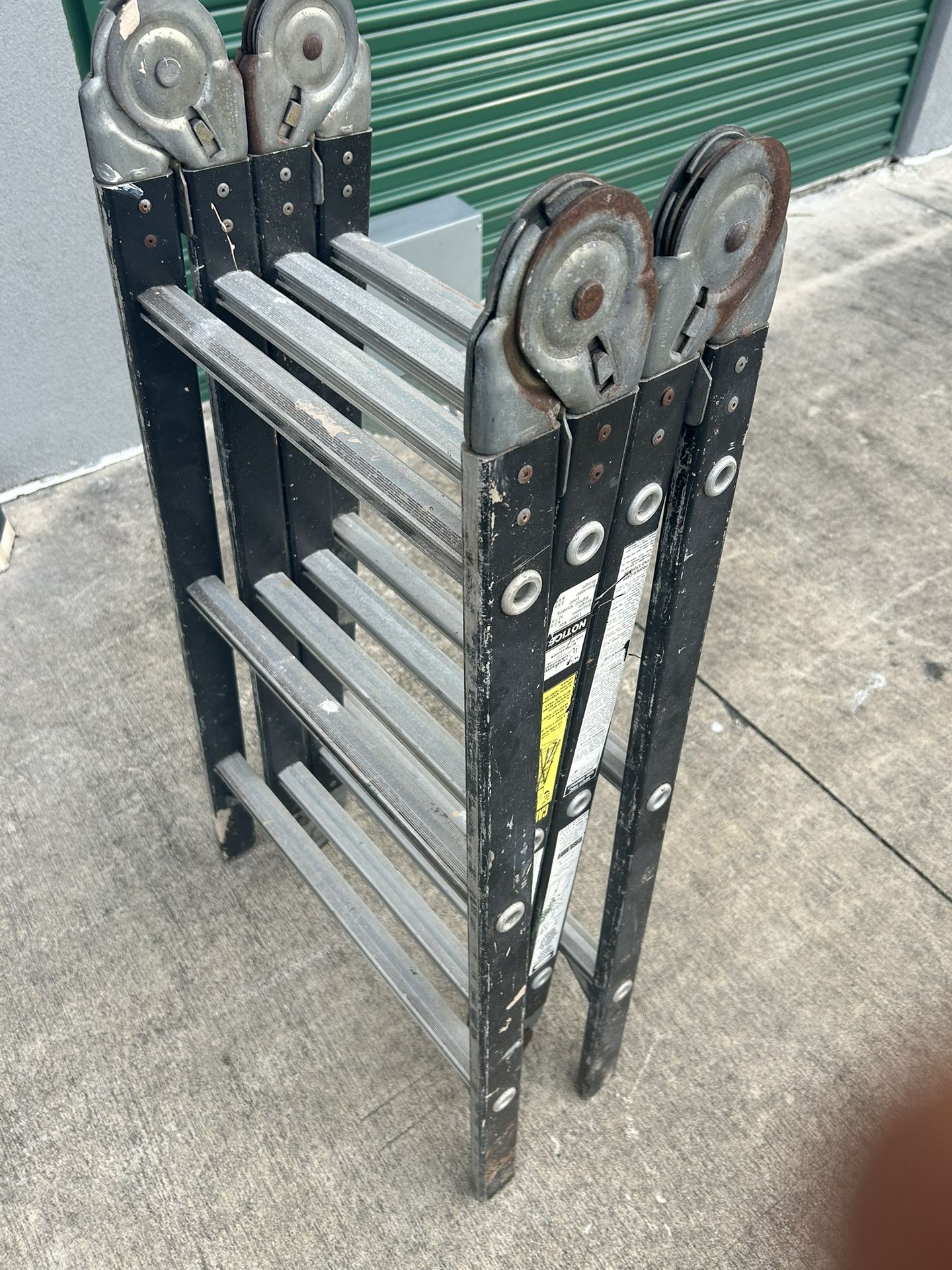 Fold Up/Extendable Ladder