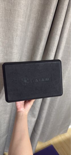 GAIAM YOGA BLOCK