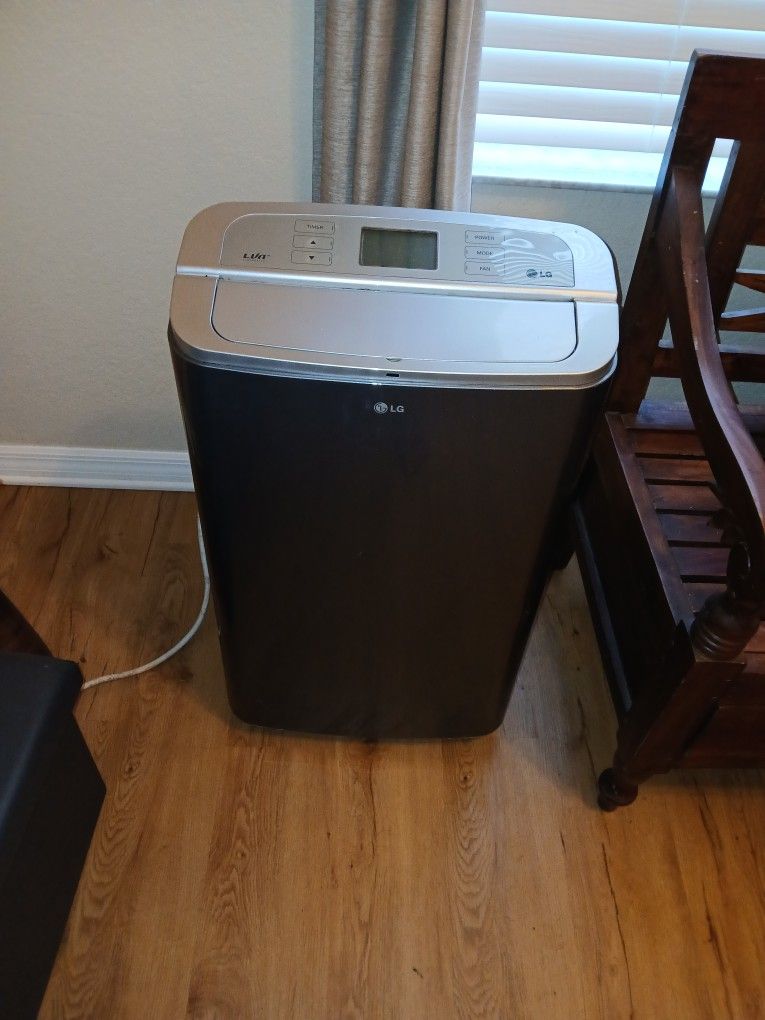 LGLP1210BXR MOBILE AIR CONDITIONER.