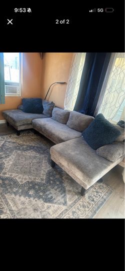 Sectional couch