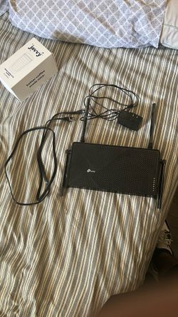 WiFi Router / Mesh Extender NEVER USED. Bought for  $87. TP-Link Brand Black Tractable