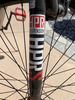 26 hyper summit men s deals mountain bike