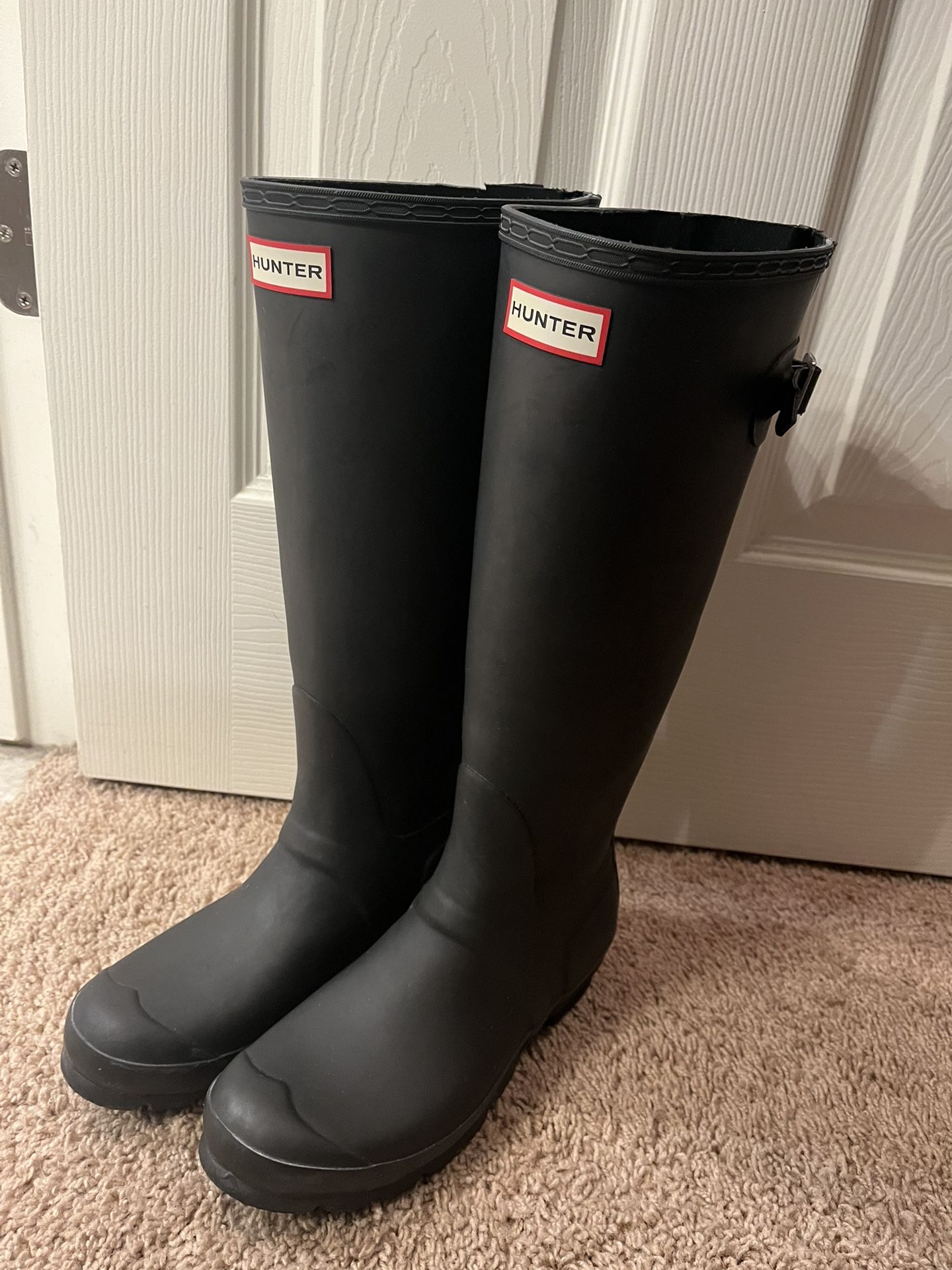 Hunter Women's Original Tall Waterproof Rain Boots, Black Matte, Size 7