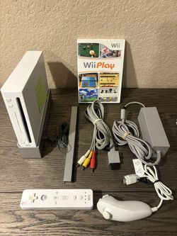 Nintendo Wii Play Bundle 