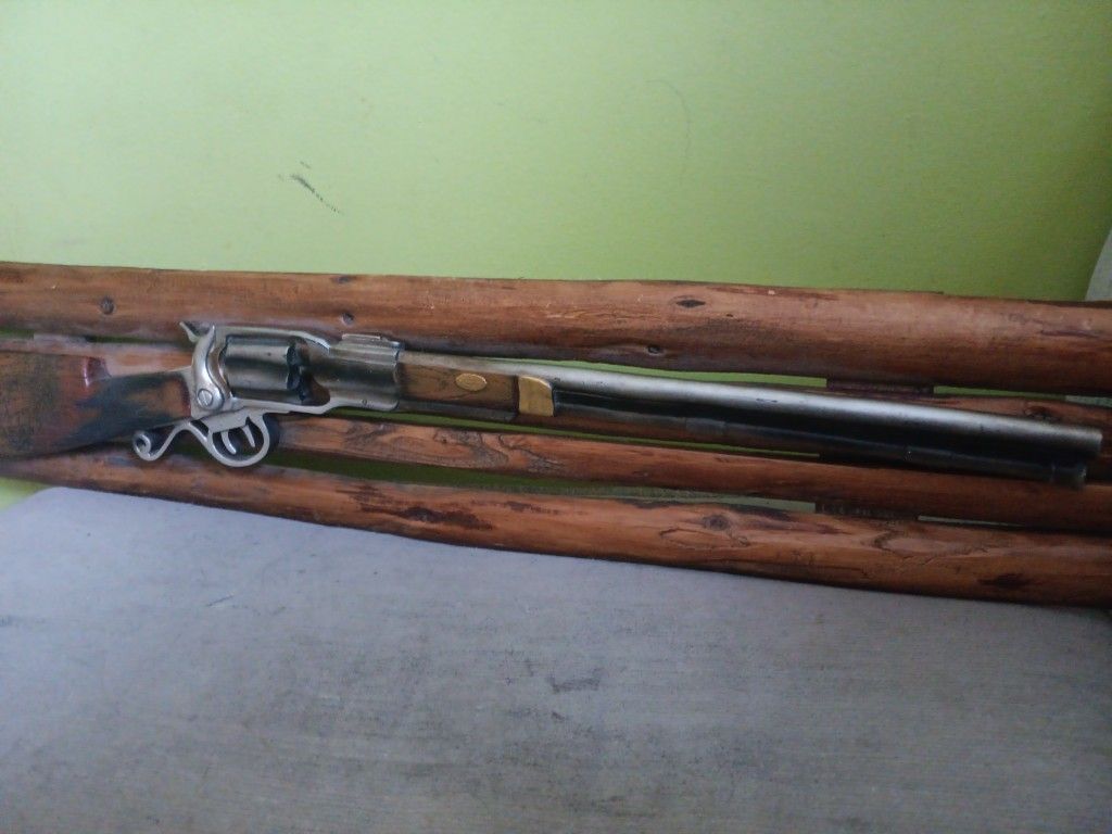 Replica gun rack wall decoration