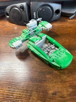 LEGO Green Spaceship / Vehicle Build