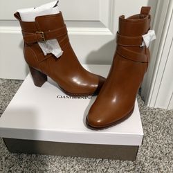 New Brown Women’s Boots Size-8
