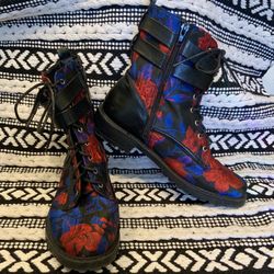 Shoedazzle Combat Boots Red and Blue Floral Tapestry Print Lace Up Buckles Size 8.5