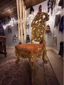 Throne chair