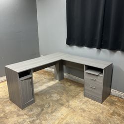 L Shapped Desk 