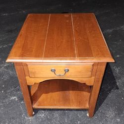 Ethan Allen End Table 