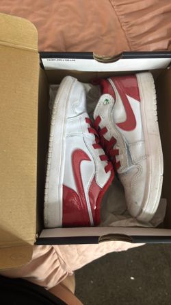 Nikes Semi new size 2