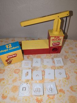 Vintage Play Doh Fun Factory Toy Extruder With 11 Attachments