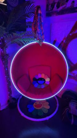 Modern egg chairs
