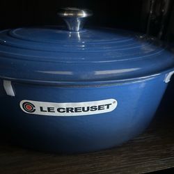 Never used LeCreuset 6 3/4 Dutch oven