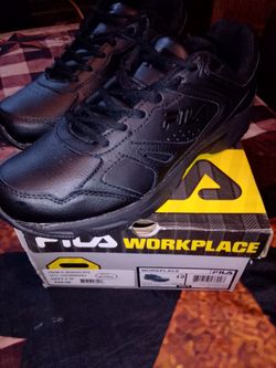 FlLA men's size 12 Workplace sneaker (New)
