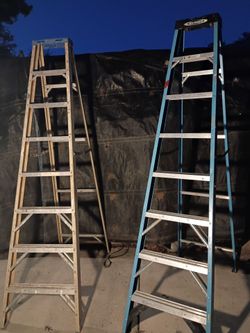 200$ WERNER 8 FT LADDERS