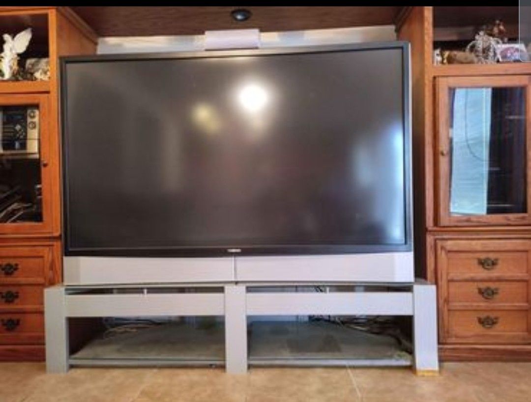 Toshiba 72" Rear Projection TV