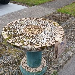 Free- Solid Cement Table 