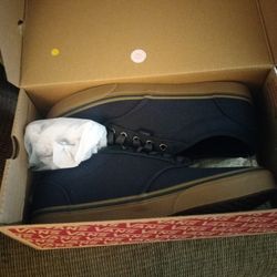 New Still In Box Blue Size 11 Vans