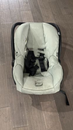 Car Seat Maxi Cosi, $20