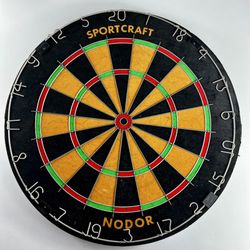 . NODOR Sportcraft Dartboard Made in England 18" Dart Board Vintage Pro Model, Great Condition.