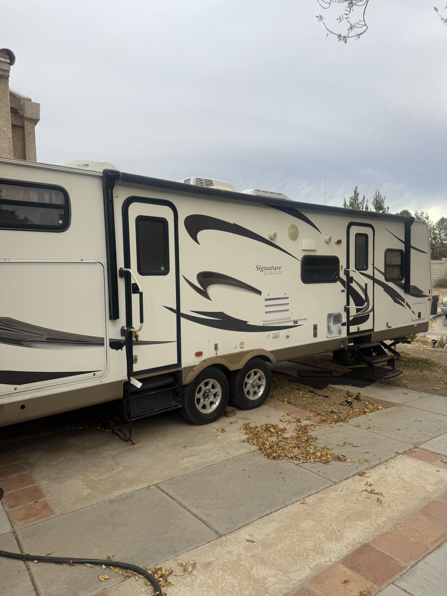 RV Tráiler 33’ Long