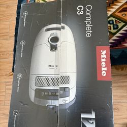 Miele Vacuum C3 125 Gala Gray New 
