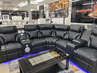 Luxury & high performance power reclining sectional w/zero gravity mechanism