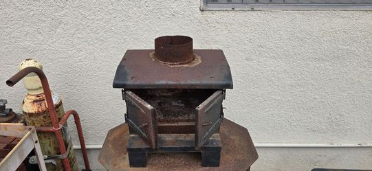 Small wood stove