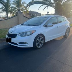 2015 KIA Forte 5-Door