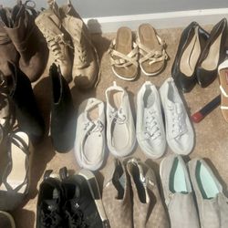 Women’s Shoe Lot Size 9- go