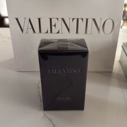 Valentino Uomo Born In Roma