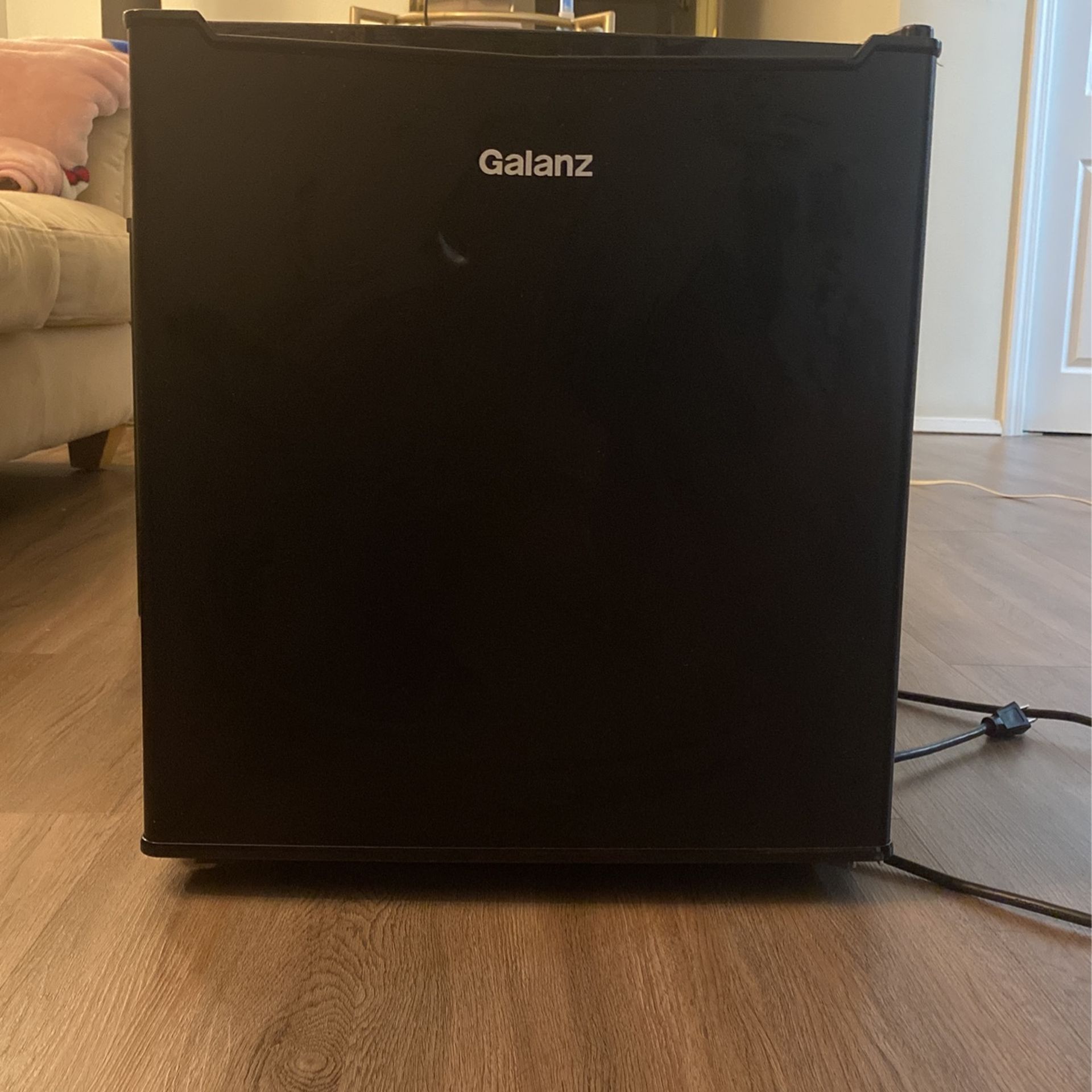 Galanz Mini Fridge