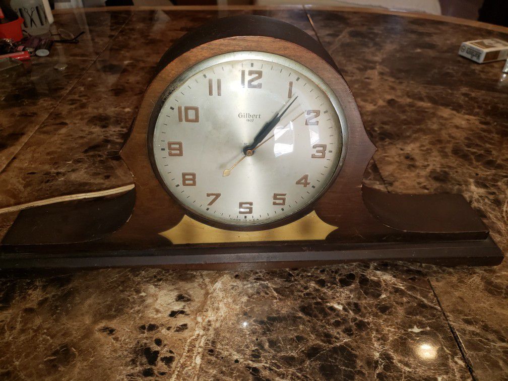 Antique Collectible 1807 Gilbert Mantle clock