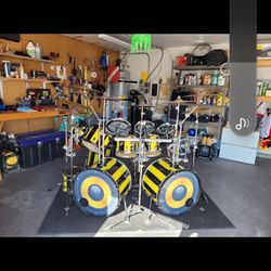 Complete Drum Set Black And Yellow Striped